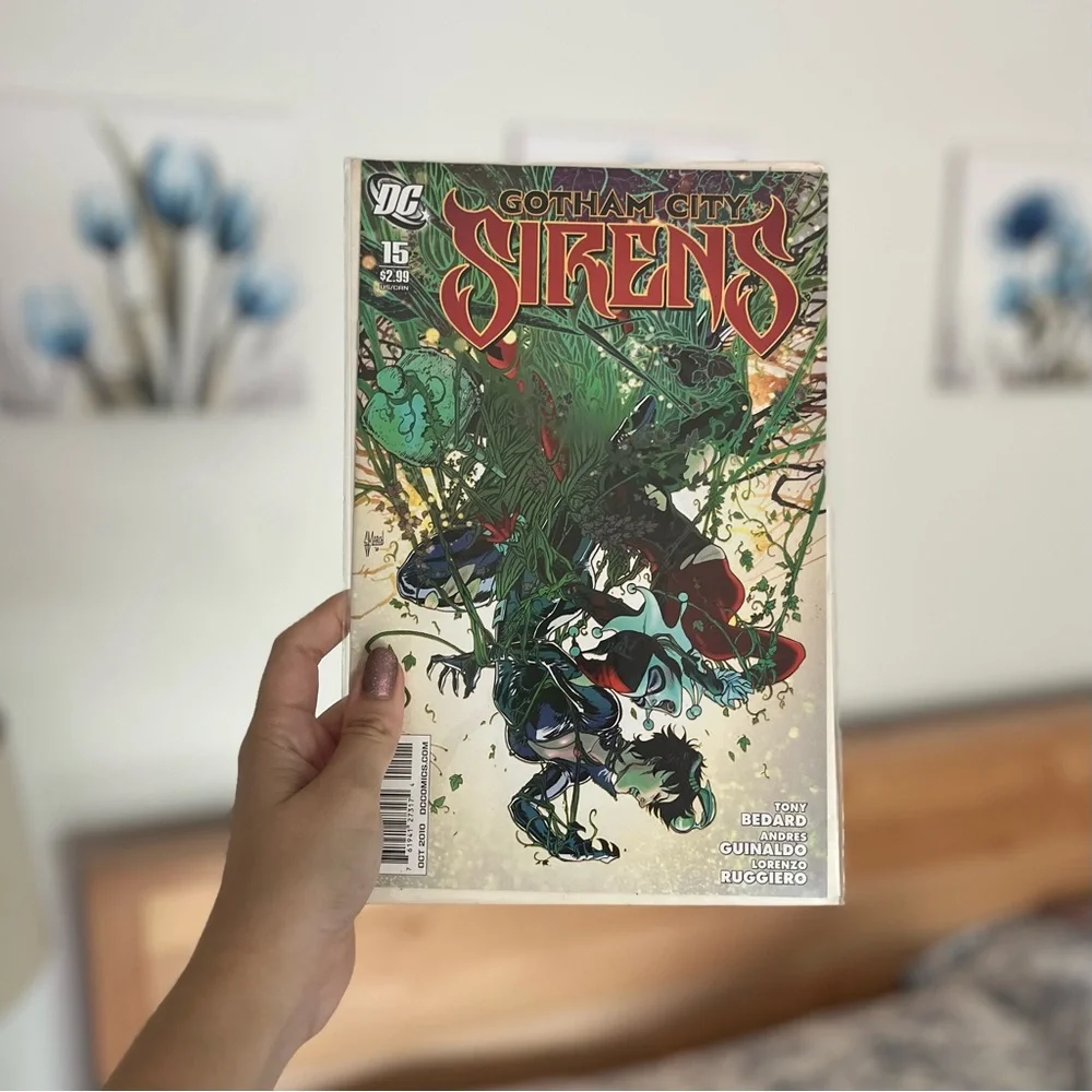 NEW Gotham City Sirens #15 (Oct 2010) Comic Book